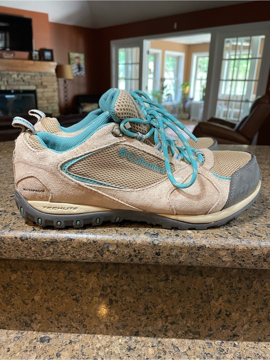 Columbia Shoes - Columbia Access Point II Women 7.5 Tan & Teal Waterproof Hiking Shoe Extra Laces